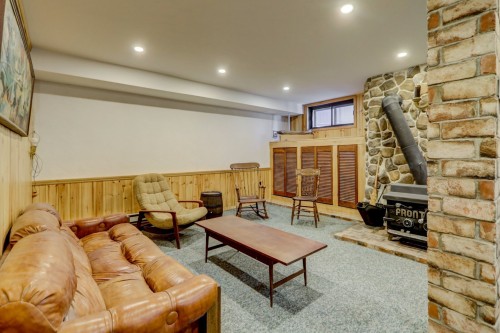 Salle familiale - 280  - 283 Route Du Lac-Rond S., Montcalm, QC - Indoor