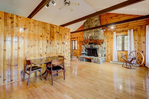 Salon - 280  - 283 Route Du Lac-Rond S., Montcalm, QC - Indoor With Fireplace