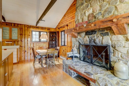 Salle à manger - 280  - 283 Route Du Lac-Rond S., Montcalm, QC - Indoor With Fireplace