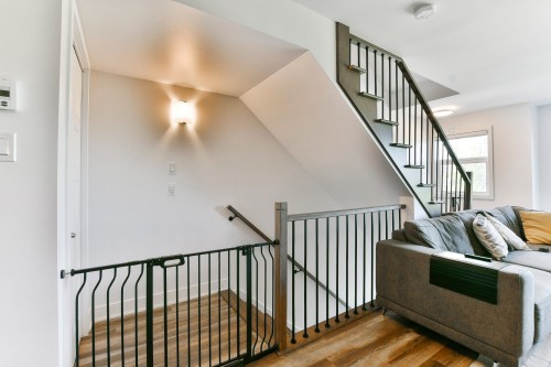 Staircase - 213-6400 Rue De Chambéry, Brossard, QC - Indoor Photo Showing Other Room