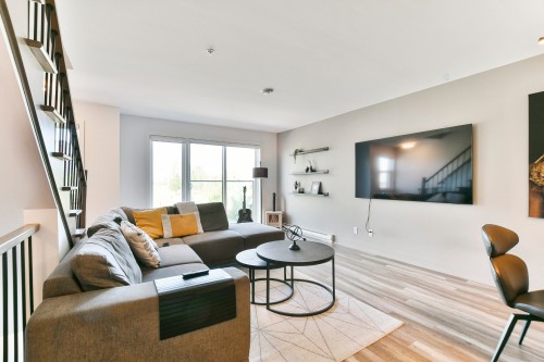 Living Room - 213-6400 Rue De Chambéry, Brossard, QC - Indoor Photo Showing Living Room