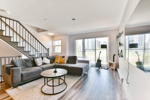 Living Room - 213-6400 Rue De Chambéry, Brossard, QC - Indoor Photo Showing Living Room