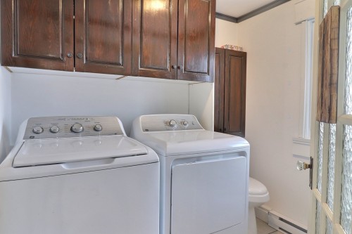 Powder room - 69 Ch. De Blue Sea, Gracefield, QC - Indoor Photo Showing Laundry Room