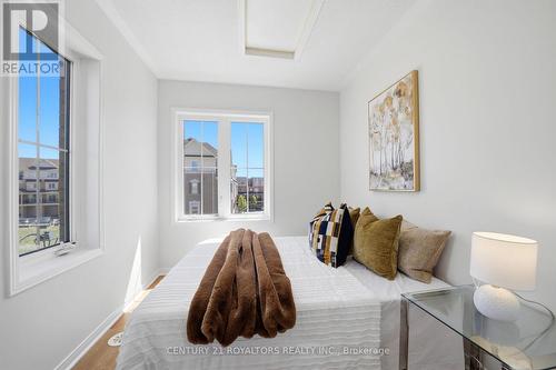 2448 Bromus Path, Oshawa, ON - Indoor Photo Showing Other Room