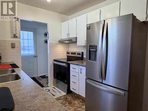 56 Farrell Cres, Elliot Lake, ON - Indoor Photo Showing Kitchen With Double Sink