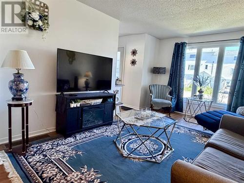 56 Farrell Cres, Elliot Lake, ON - Indoor Photo Showing Living Room