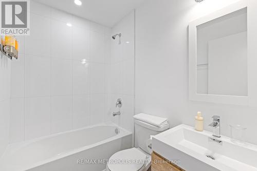 Unit A - 449 Lansdowne Avenue, Toronto, ON - Indoor Photo Showing Bathroom