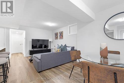 Unit C - 449 Lansdowne Avenue, Toronto, ON - Indoor Photo Showing Living Room