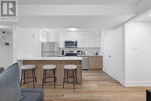 Unit C - 449 Lansdowne Avenue, Toronto, ON - Indoor Photo Showing Kitchen