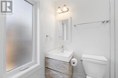 Unit D - 449 Lansdowne Avenue, Toronto, ON - Indoor Photo Showing Bathroom