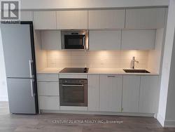 1701 - 575 BLOOR STREET E Toronto, ON M4W 0B2