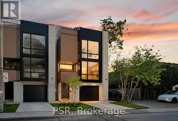 538 DUPLEX AVENUE Toronto, ON M4R 1E6