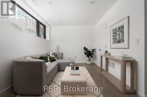538 Duplex Avenue, Toronto, ON - Indoor
