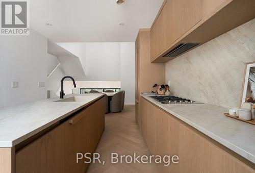 538 Duplex Avenue, Toronto, ON - Indoor Photo Showing Kitchen