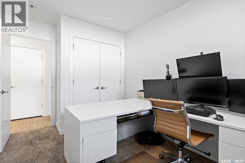4238 Green Olive Way E, Regina, SK - Indoor Photo Showing Office