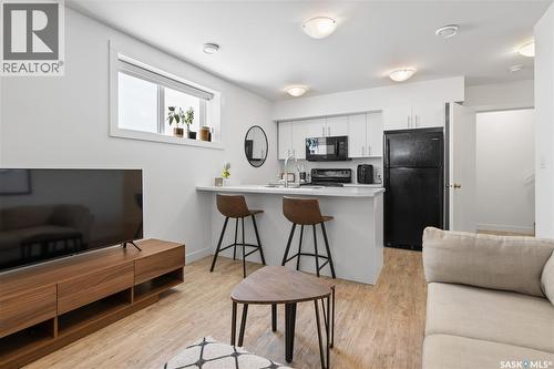 4238 Green Olive Way E, Regina, SK - Indoor