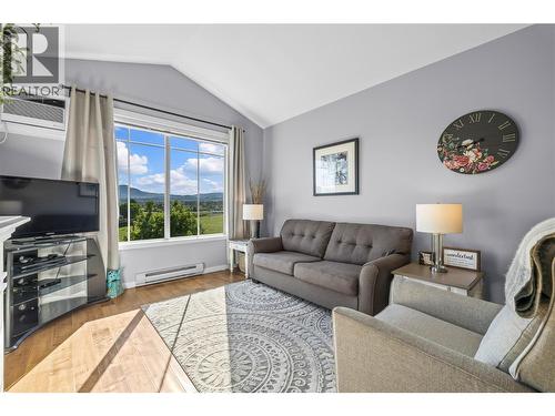 Bright & Spacious Living Area - 3735 Casorso Road Unit# 410, Kelowna, BC - Indoor Photo Showing Living Room