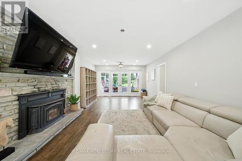 2037 15Th Side Road, New Tecumseth, ON - Indoor Photo Showing Living Room With Fireplace