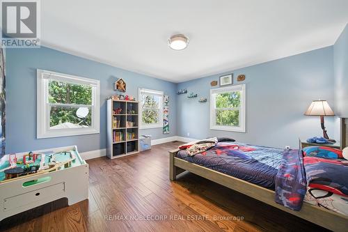 2037 15Th Side Road, New Tecumseth, ON - Indoor Photo Showing Bedroom