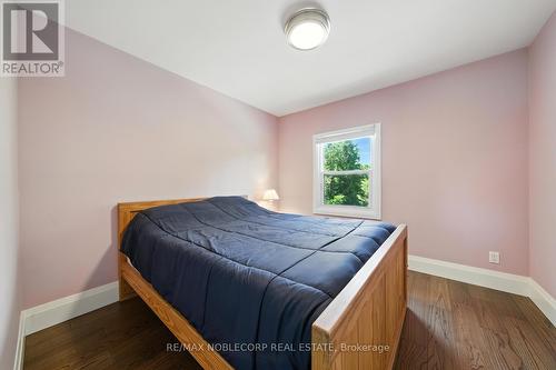 2037 15Th Side Road, New Tecumseth, ON - Indoor Photo Showing Bedroom