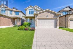 712 BLACKACRES BOULEVARD  London North (North E), ON N6G 0J1