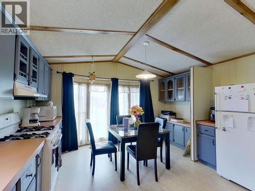 4 950 Anderson Drive, Quesnel, BC - Indoor Photo Showing Kitchen