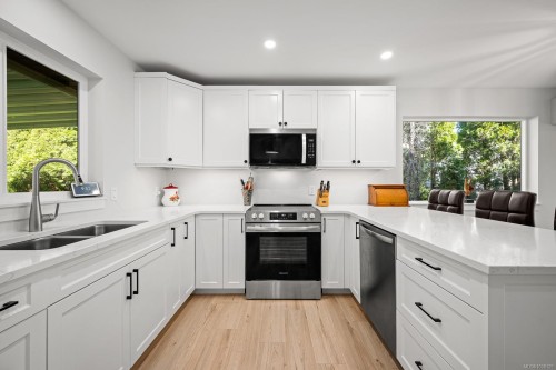 1732 Penfield Rd, Campbell River, BC 