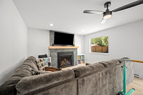 1732 Penfield Rd, Campbell River, BC 
