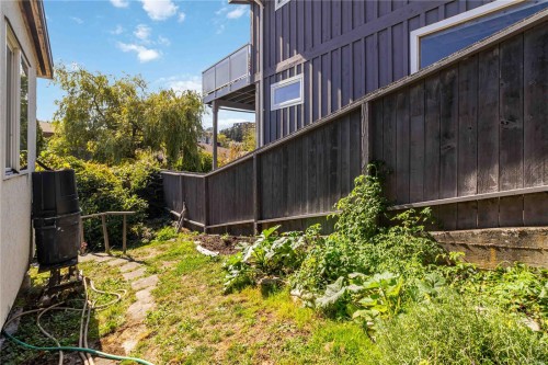 1415 Lang St, Victoria, BC 