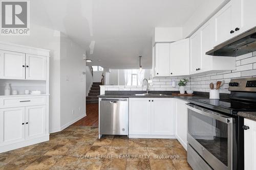 320 Wiffen Private, Ottawa, ON - Indoor Photo Showing Kitchen