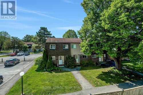 320 Wiffen Private, Ottawa, ON - Outdoor With Facade