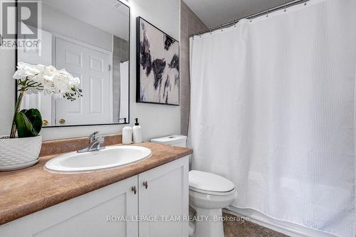 320 Wiffen Private, Ottawa, ON - Indoor Photo Showing Bathroom