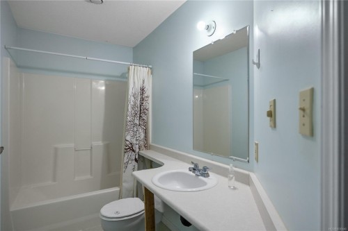 725 Thulin St, Campbell River, BC 