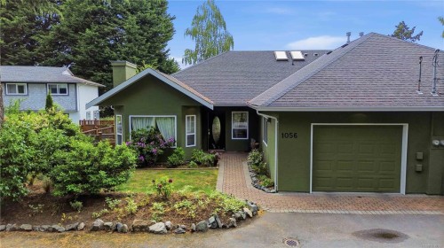 1056 Holly Park Rd  Central Saanich, BC V8M 2H1