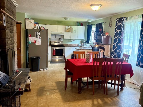 6080 Stuart Ave, Port Alberni, BC 