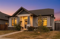 3334 Trumpeter St Colwood, BC V9C 0P9