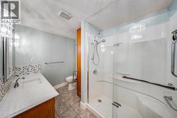 Guest bathroom - 