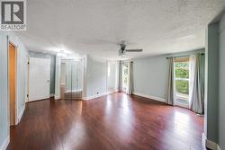 Primary Bedroom with 2 closets and a full ensuite - 
