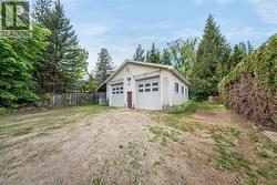 Over 1000 square foot shop - 