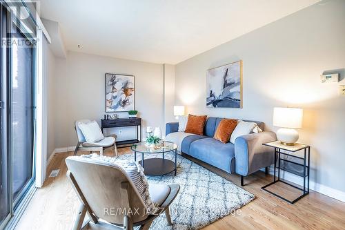 1347 Mary Street N, Oshawa (Samac), ON - Indoor Photo Showing Living Room