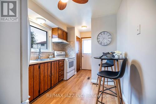 1347 Mary Street N, Oshawa (Samac), ON - Indoor Photo Showing Kitchen With Double Sink