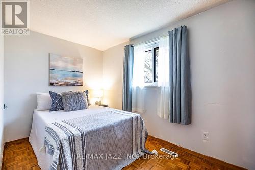 1347 Mary Street N, Oshawa (Samac), ON - Indoor Photo Showing Bedroom