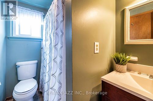 1347 Mary Street N, Oshawa (Samac), ON - Indoor Photo Showing Bathroom