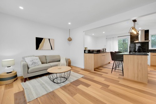 Salon - 175 Rue L'Allier, Laval (Sainte-Rose), QC - Indoor Photo Showing Living Room