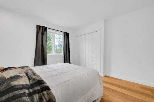 Chambre à coucher principale - 175 Rue L'Allier, Laval (Sainte-Rose), QC - Indoor Photo Showing Bedroom