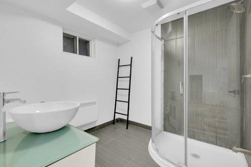 Salle de bains - 175 Rue L'Allier, Laval (Sainte-Rose), QC - Indoor Photo Showing Bathroom