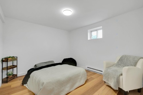 Chambre à coucher - 175 Rue L'Allier, Laval (Sainte-Rose), QC - Indoor Photo Showing Bedroom