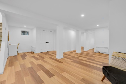 Salle familiale - 175 Rue L'Allier, Laval (Sainte-Rose), QC - Indoor Photo Showing Other Room