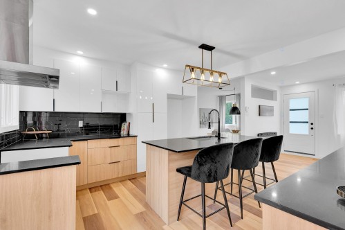 Cuisine - 175 Rue L'Allier, Laval (Sainte-Rose), QC - Indoor Photo Showing Kitchen