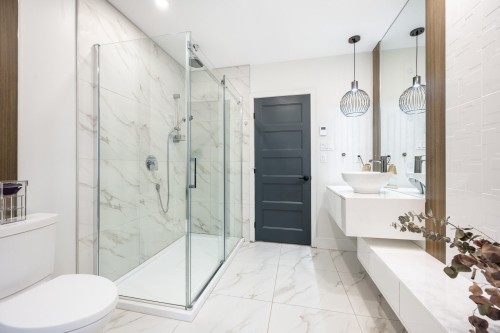 Salle de bains attenante à la CCP - 6005 Rue De Marseille, Montréal (Mercier/Hochelaga-Maisonneuve), QC - Indoor Photo Showing Bathroom